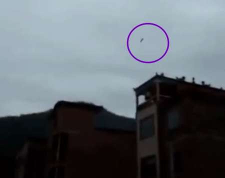 Видео: «загадочный» космический объект рухнул с неба и взорвался в Китае