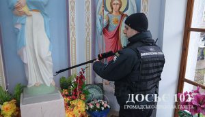 На Тернопільщині поліція й пожежники обстежують усі храми (фото, відео)