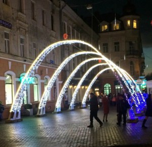 В центрі Тернополя поставити новорічну арку (фото)