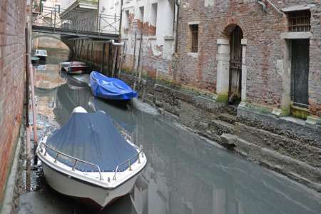 В Венеции гондольеры остались без работы из-за обмеления каналов