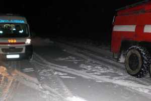 У Тернополі в снігу застрягла карета швидкої (фото)