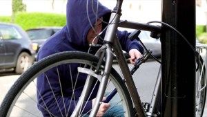 У Тернополі затримали хлопця, який викрадав велосипеди