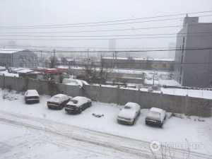 Україну замітає снігом (фото)