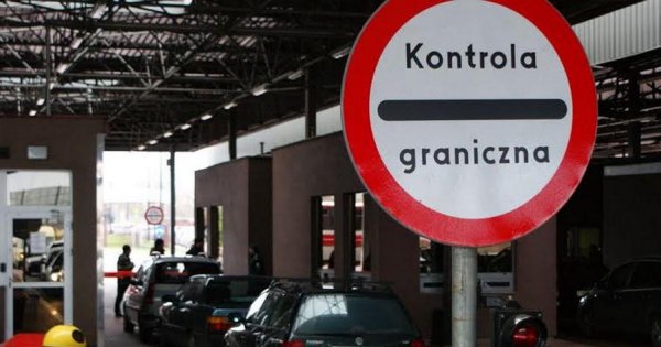 Повертаються заробітчани: на польсько-українському кордоні черги