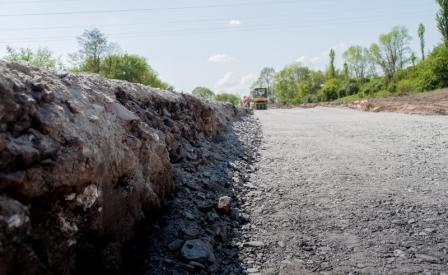 Дорожники Тернопільщини вже уклали 6 км нижнього шару асфальтобетону на дорозі М-12