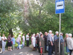 Жителі довколишніх сіл Тернополя не можуть доїхати додому через дачників
