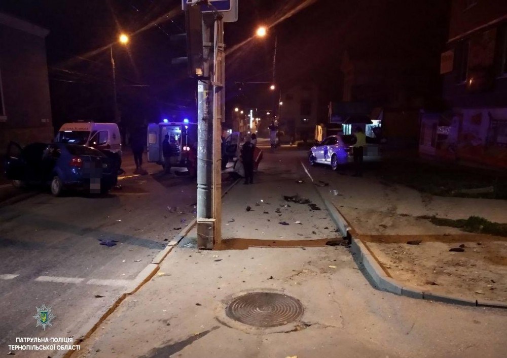 У Тернополі вночі трапилась аварія з потерпілими (ФОТО)
