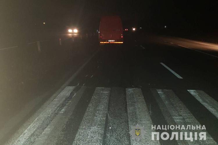 Загинув на дорозі: вантажівка збила 35-річного чоловіка (ФОТО)