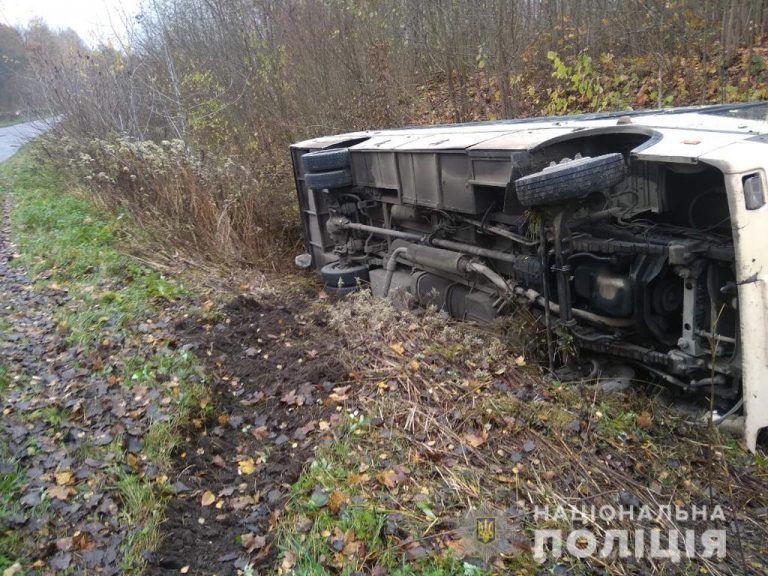 На Тернопільщині водій помер за кермом під час руху, – соцмережі (ВІДЕО)