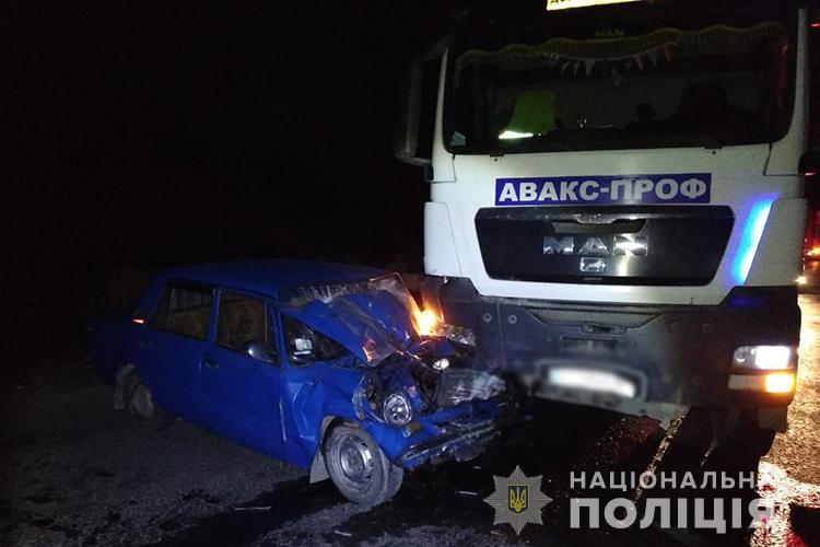 На Тернопільщині зіткнулась вантажівка MAN “Авакс-проф” із “Жигулями” (ФОТО)