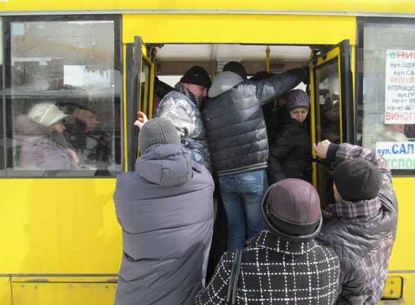 У Тернополі в маршрутках  за один день злодії обікрали людей на 17000 гривень