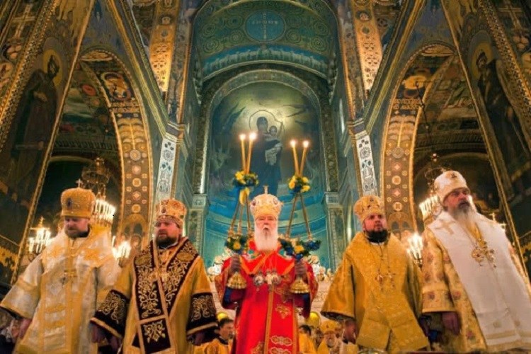 Серед претендентів на Київський престол – священик з Тернопільщини