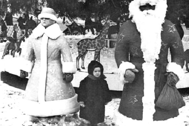 У Тернополі показали фото Діда Мороза і Снігурки, якому уже півстоліття (ФОТО)