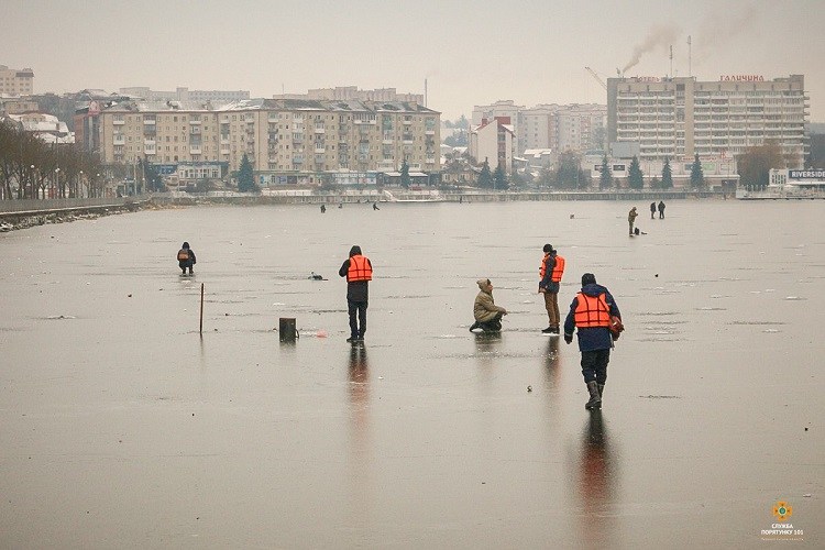 Тернопільський став вже “окупували” рибалки (ФОТО)
