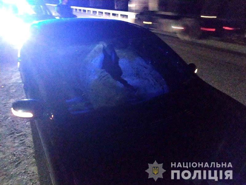 На автодорозі «Київ-Чоп» тернополянин на смерт збив чоловіка (ФОТО)
