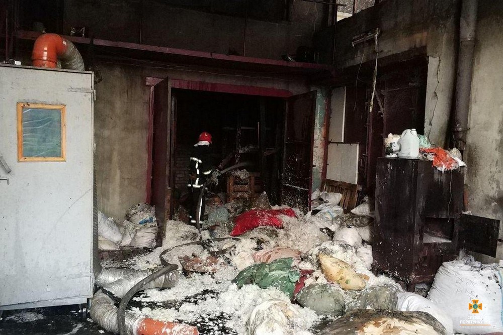 Пожежа у Тернополі: під час гасіння вогню неможливо було дихати