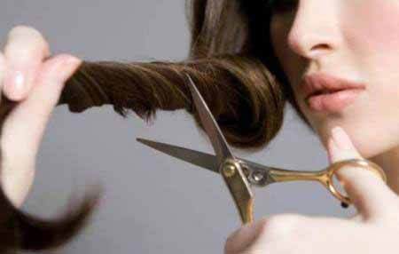 Тернополянка обстригла волосся, аби допомогти онкохворим дітям