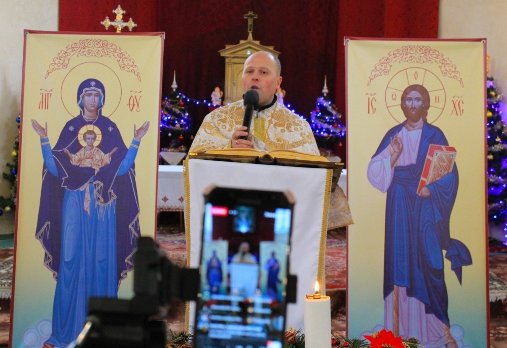 Підписники ростуть: священик з Тернопільщини вже рік проводить спільні молитви в Instagram (ФОТО)