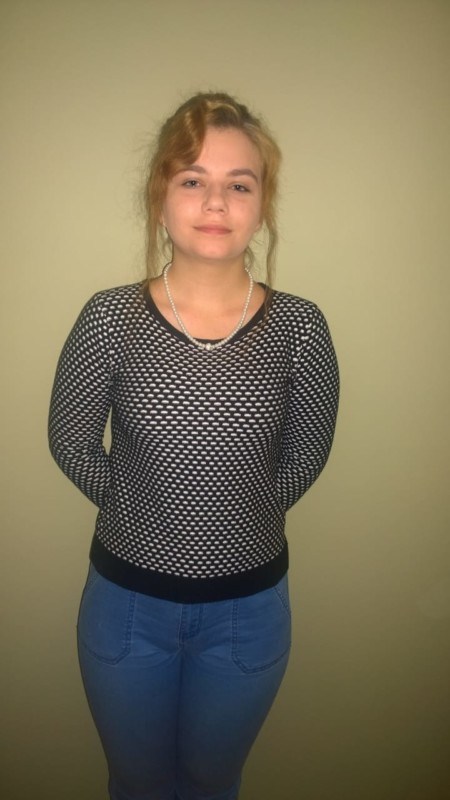 У Тернополі 16-річна дівчина вийшла з дому і пропала (ФОТО)