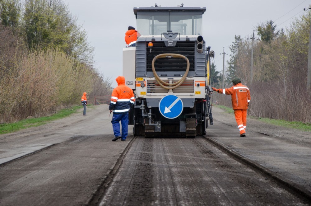 На автошляхах Тернопільщини стартував поточний середній ремонт