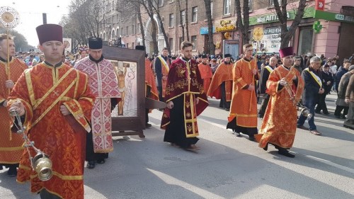 Центром Тернополя пройшла багатотисячна Хресна хода (ФОТО, ВІДЕО)