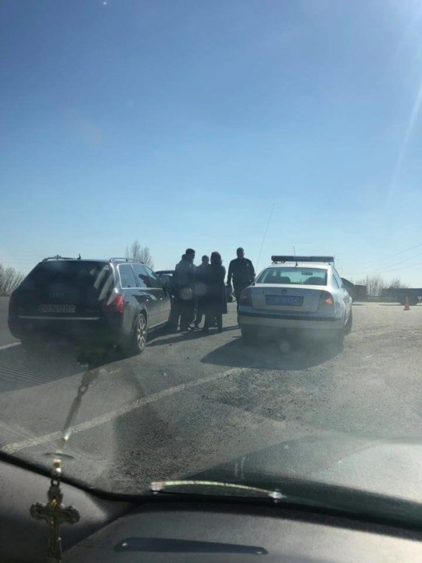 Аварія біля Тернополя: на перехресті зіткнулися два автомобілі (ФОТО)