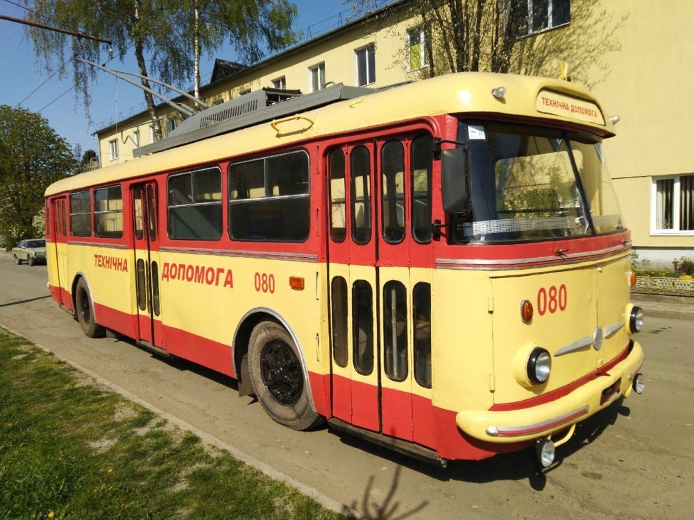 У Тернополі замінили тролейбус «Технічної допомоги» (ФОТО)