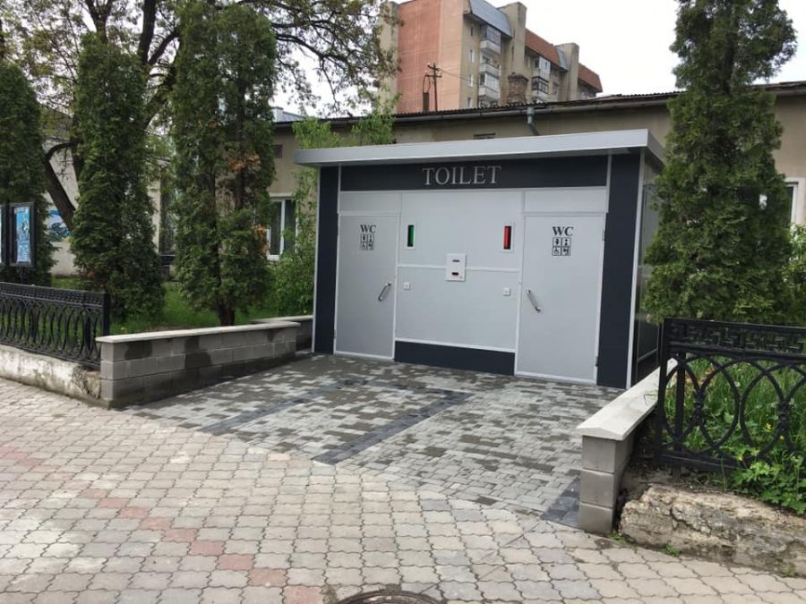 На Тернопільщині встановили туалет, який пристосований для людей з інвалідністю та батьків з дітьми (ФОТО)