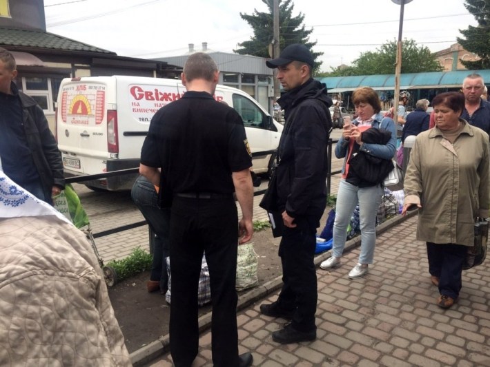У Тернополі штрафують за незаконну торгівлю на Шептицького