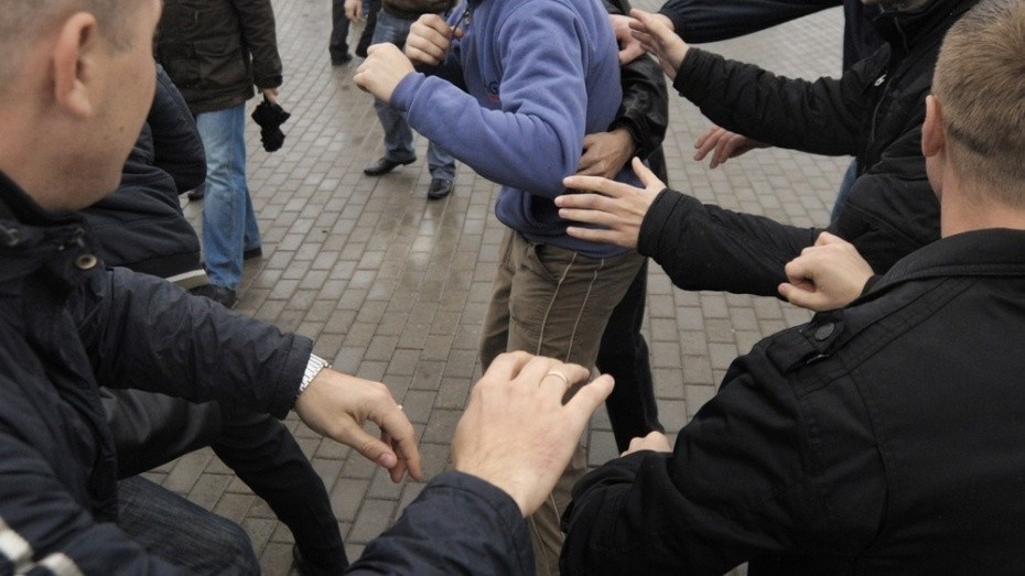 Як на Тернопільщині п’яні хлопці побилися між собою та потрощили свої автомобілі