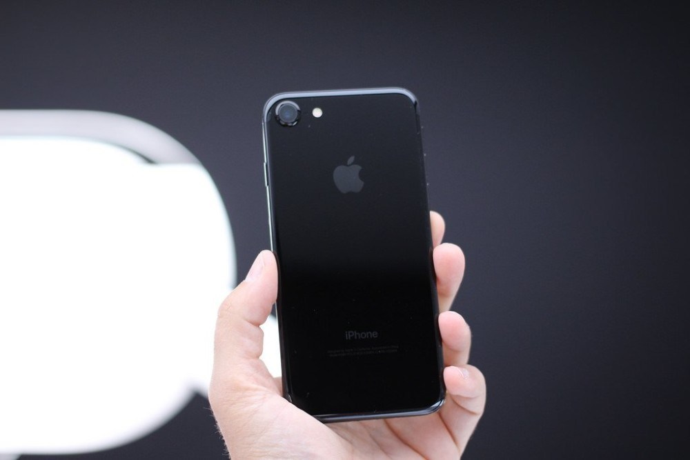 Шахрай з Бучача продав киянину неіснуючий iPhone X за 22 тисячі гривень