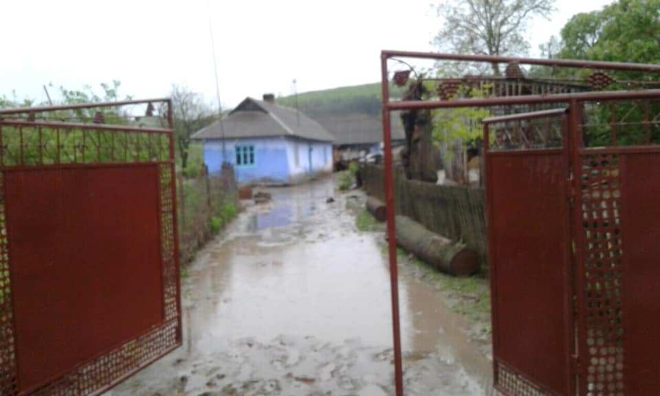 Злива на Тернопільщині знову наробила біди – люди не можуть вийти з помешкань (ФОТО)