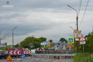 На скандальному мості на об’їзді Тернополя продовжують масово порушувати правила