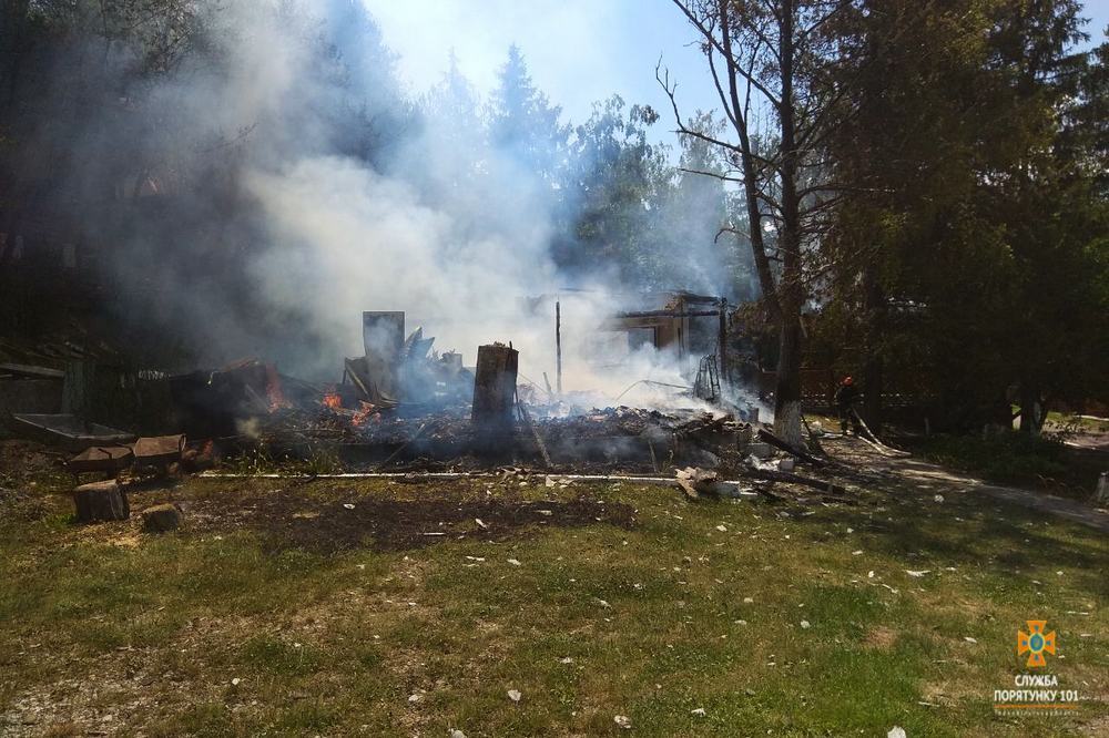 Пожежа на Тернопільщині: у Касперівцях горіла відпочинкова зона (ФОТО)