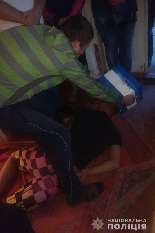 Вбивство на Тернопільщині: били руками, ногами і навіть кидали на чоловіка телевізор (ФОТО)