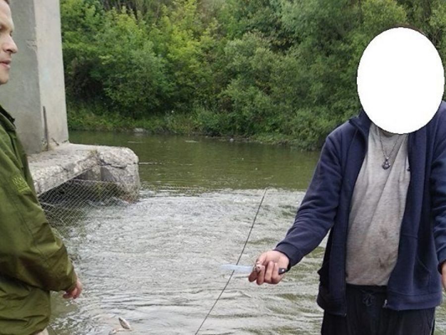 На Збручі затримали чоловіка, який грубо порушував правила рибальства