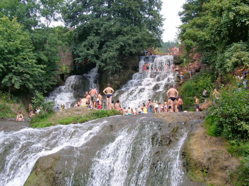 Нетверезий громадянин Польщі впав з Джуринського водоспаду