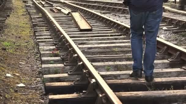 Трагедія на Тернопільщині: потяг Рахів – Київ зачепив юнака і протягнув декілька метрів (ФОТО)