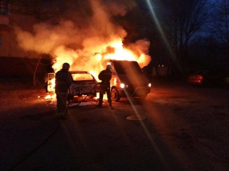 Поліція розслідує підпали автомобілів на Тернопільщині