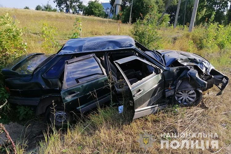 На Тернопільщині аварія з потерпілими: не розминулися ВАЗ і ЗАЗ (ФОТО)