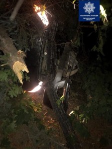 За одну ніч в Тернополі перекинулися два автомобіля (ФОТО)