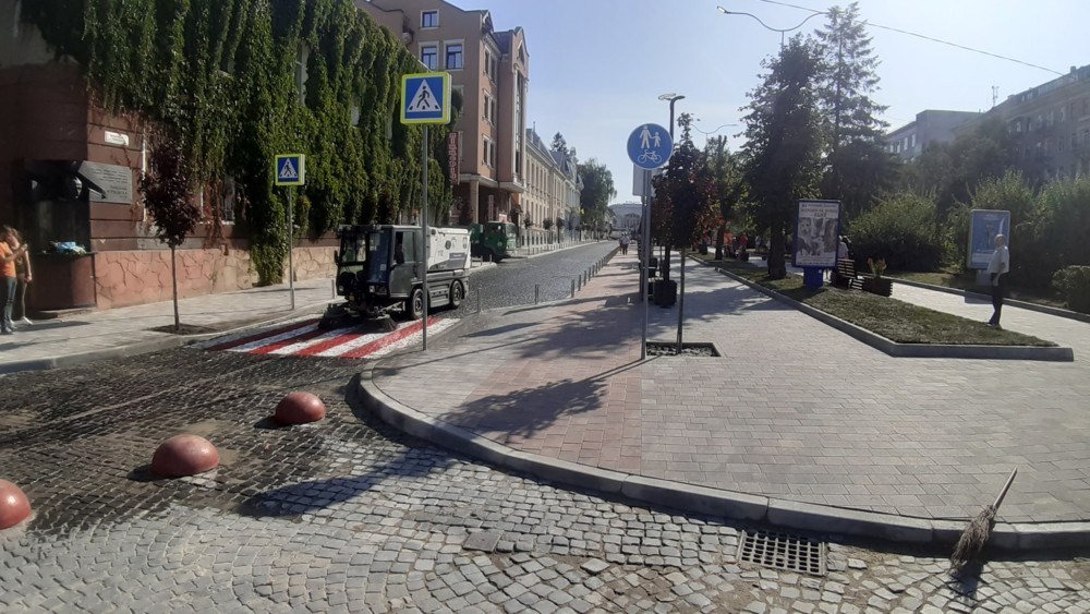 У центрі Тернополя до дня міста завершили реконструкцію вулиці