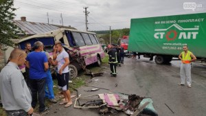 Від фури відірвався причіп. Нові деталі аварії за участю рейсового автобуса на Тернопільщині