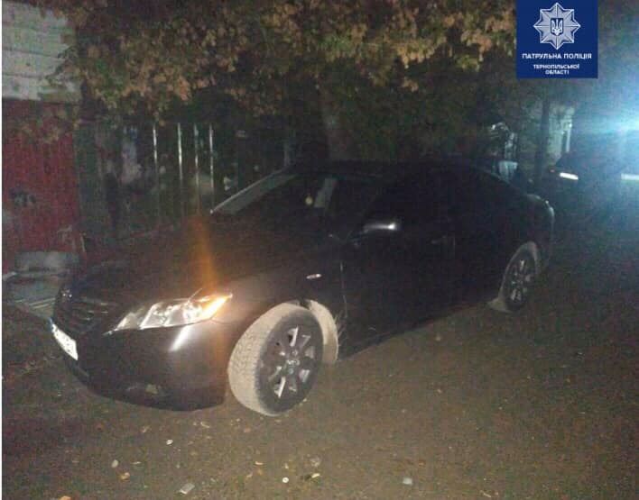 У Тернополі знайшли авто, водій якої збив пішохода (ФОТО)