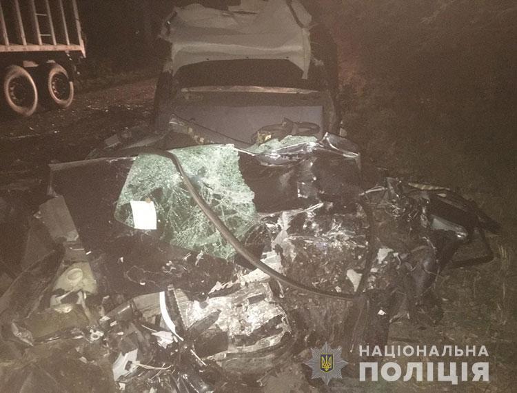 Смертельна аварія на Тернопільщині: легківка зіткнулася із вантажівкою (ФОТО)