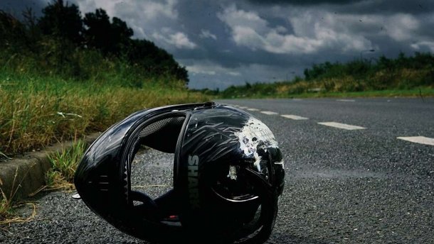 На Тернопільщині мотоцикліст в’їхав у стіну: водій загинув (ФОТО)