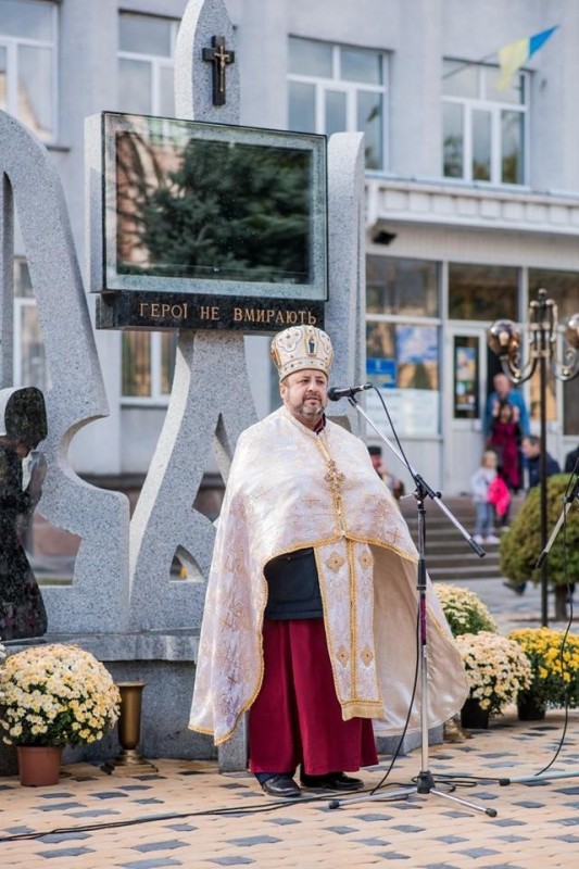 На Тернопільщині відкрили унікальний пам’ятник із сенсорним екраном (ФОТО)