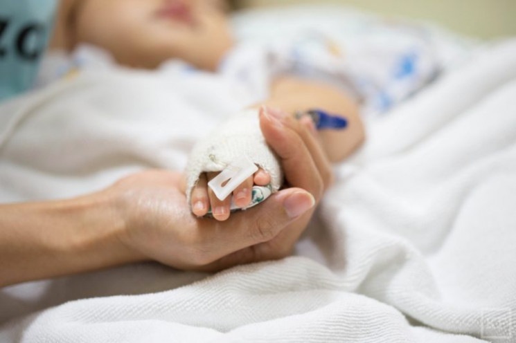 “Немовля у важкому стані”, – лікарі розповіли про стан двомісячної дитини, яка разом з мамою потрапили в ДТП (ФОТО)