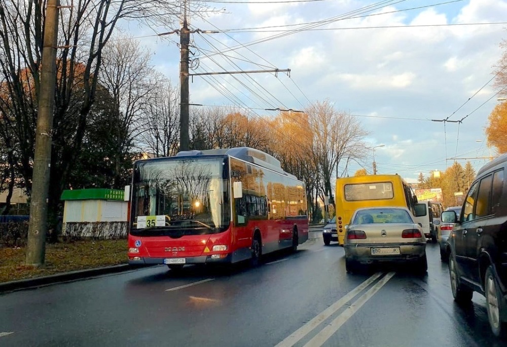 У Тернополі запрацював новий автобусний маршрут №35 з великими низькопідлоговими автобусами