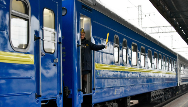 “Ґдє ваш паспорт?”: у Франківську тернополян не впустили у вагон через українську мову